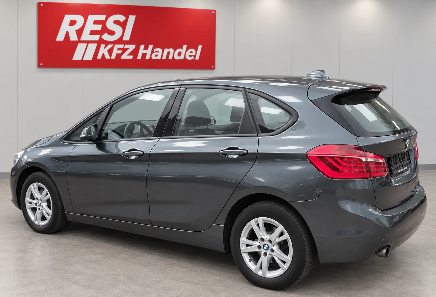 BMW 218i Active Tourer Advantage — Foto 8