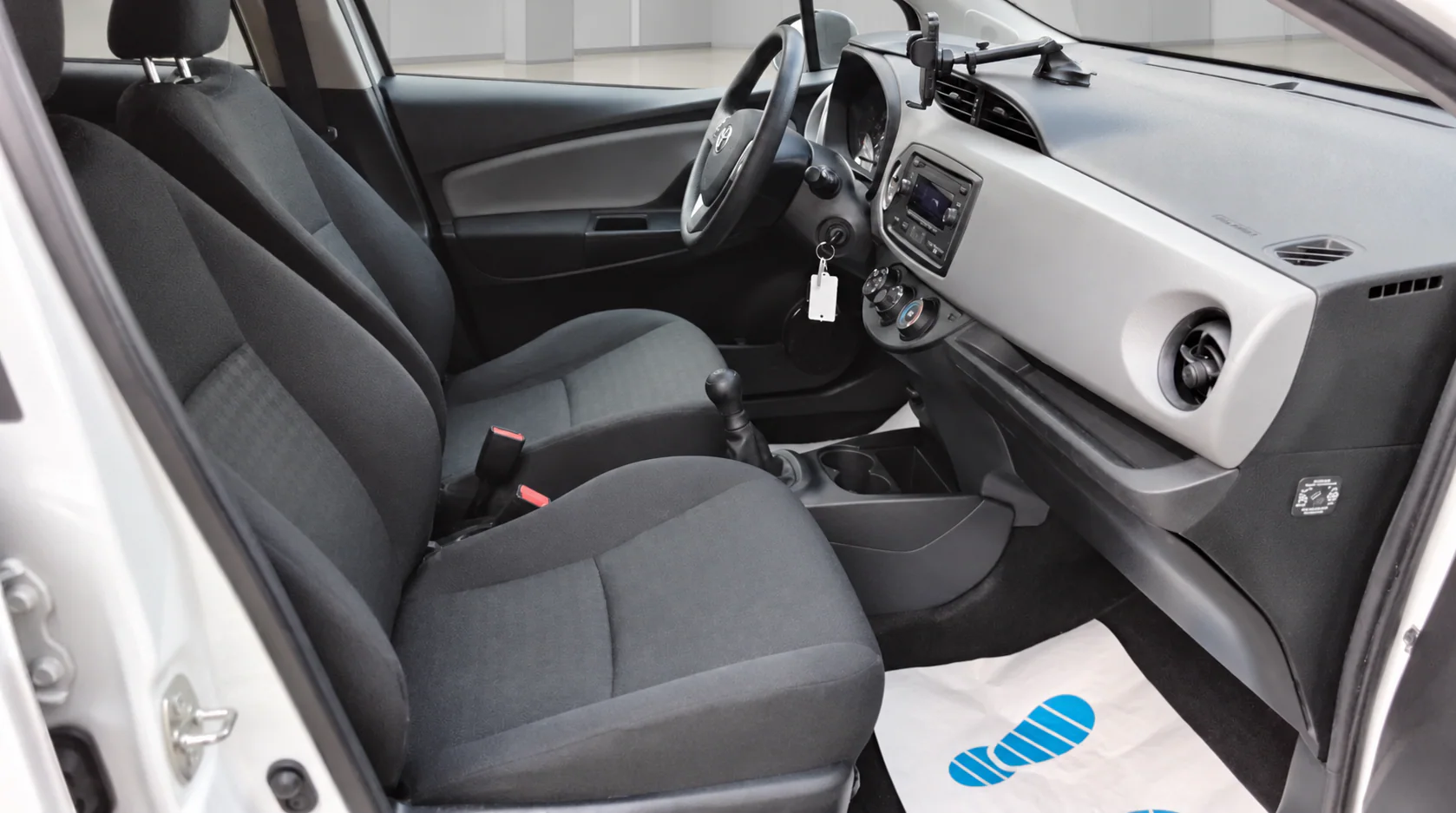 Toyota Yaris Basis — Foto 12