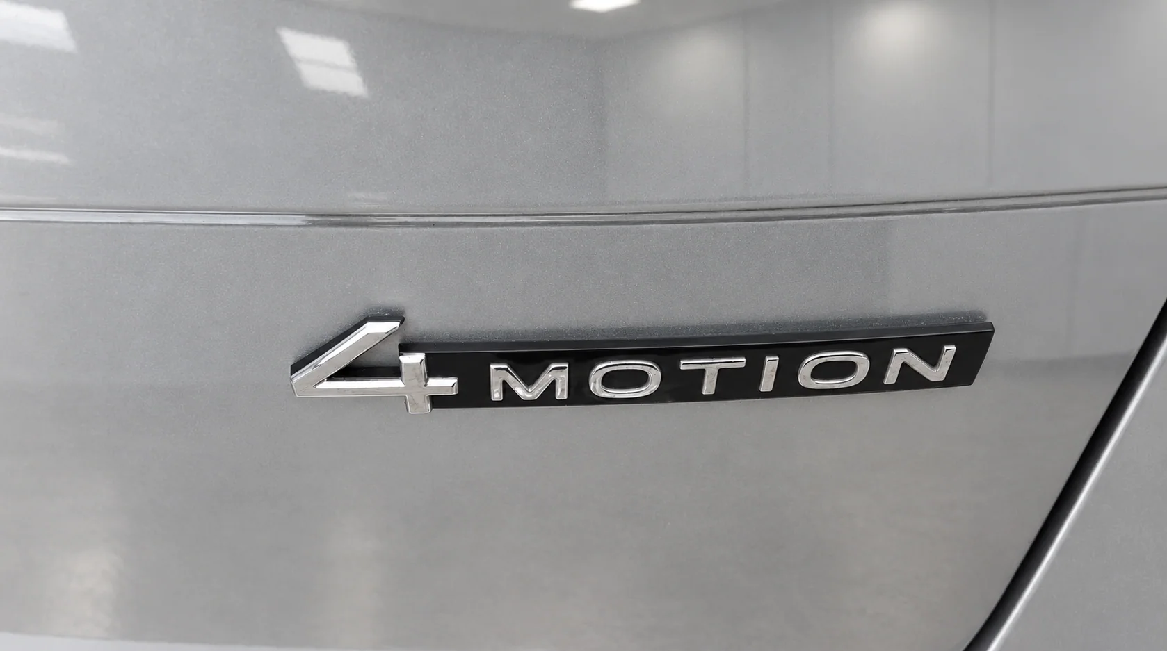 Volkswagen Tiguan Life 4Motion — Foto 14