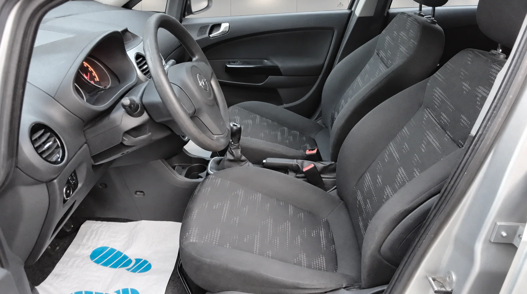 Opel Corsa D Edition — Foto 8