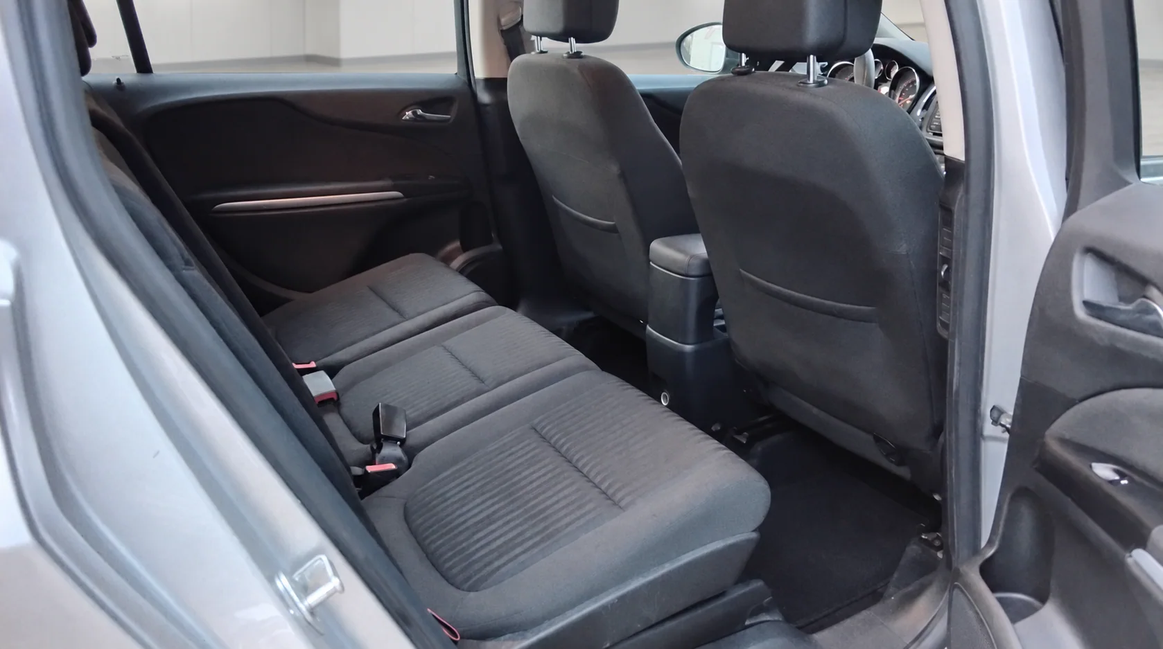 Opel Zafira C Tourer Edition — Foto 11
