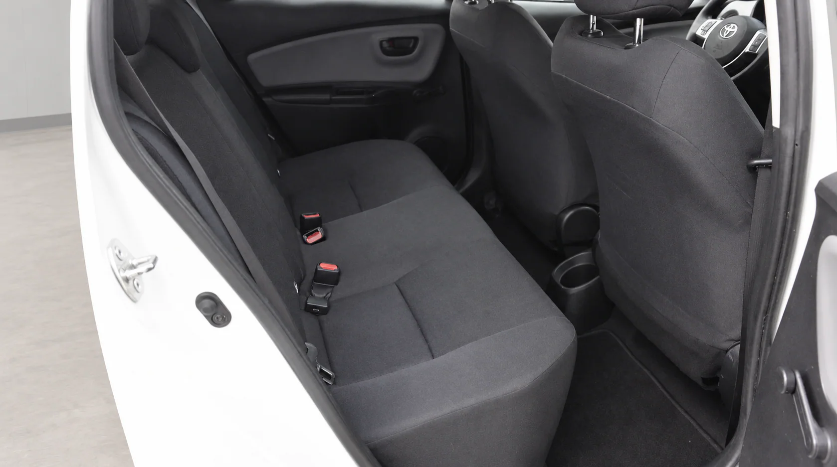 Toyota Yaris Basis — Foto 14