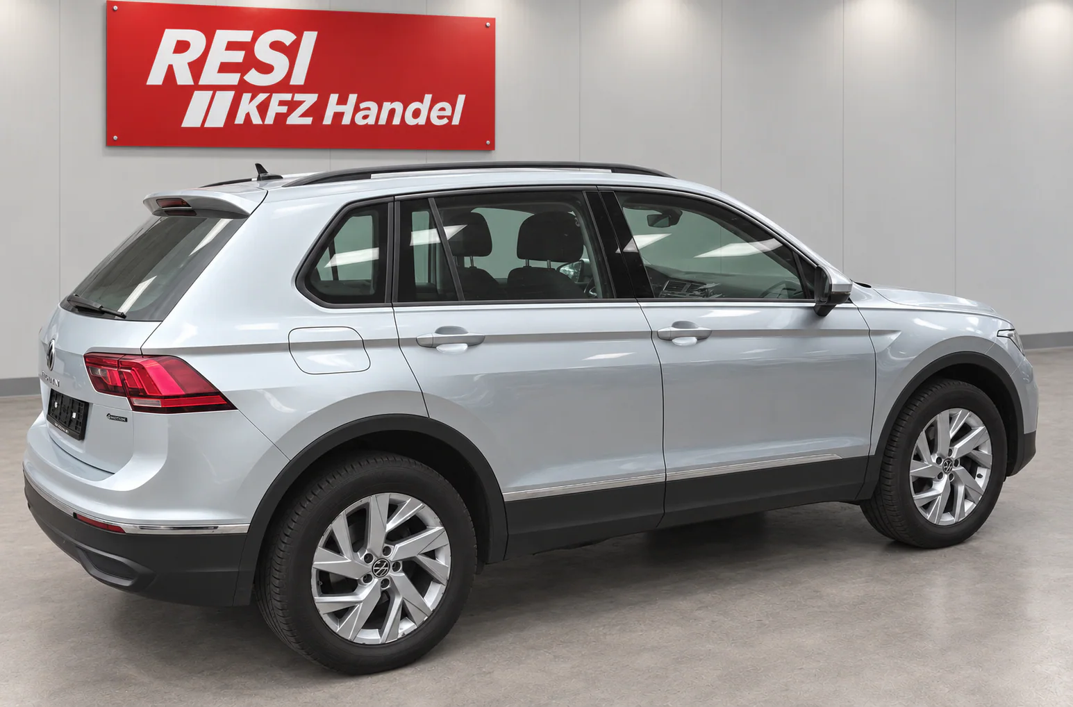 Volkswagen Tiguan Life 4Motion — Foto 5