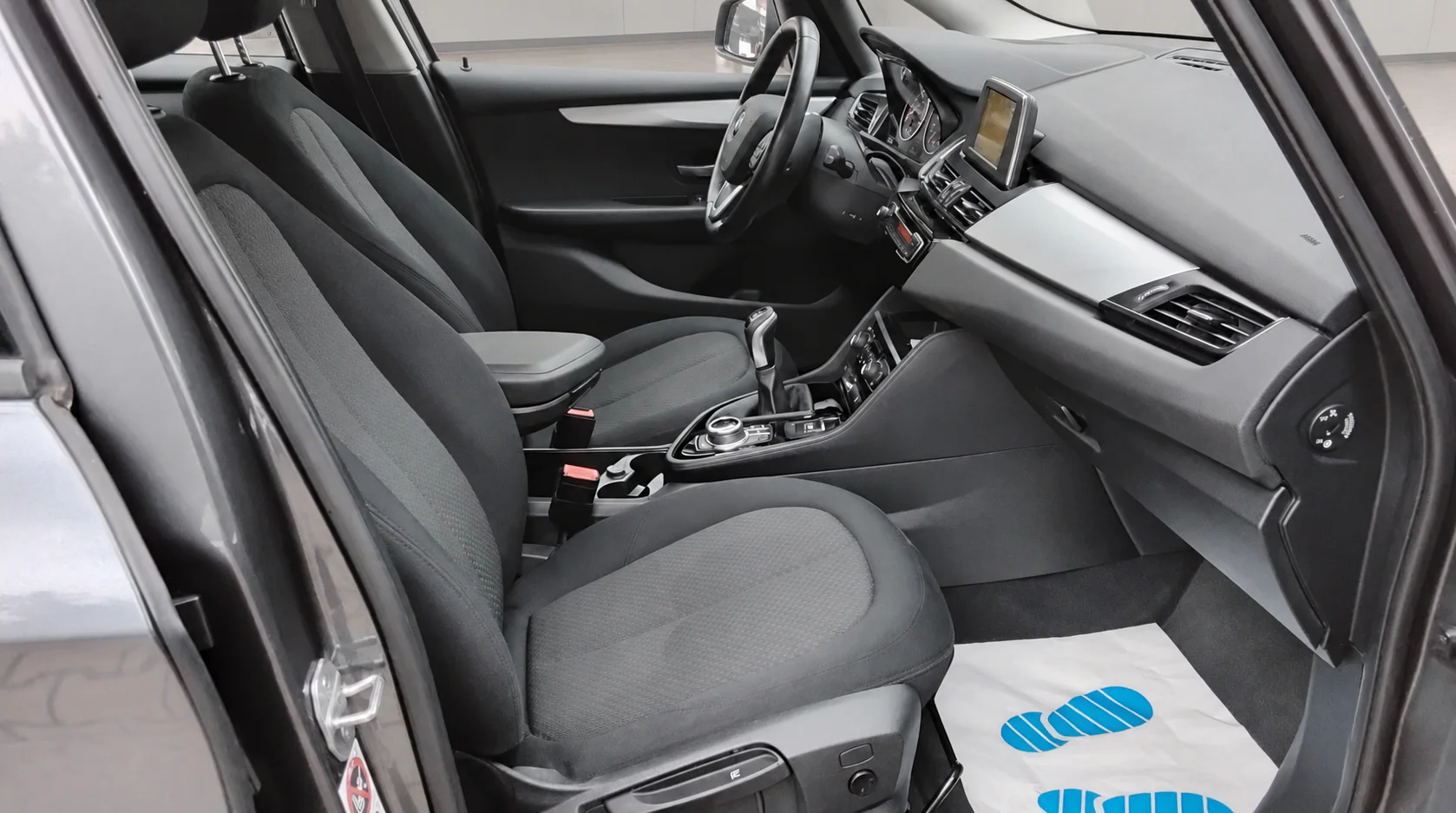 BMW 218i Active Tourer Advantage — Foto 12