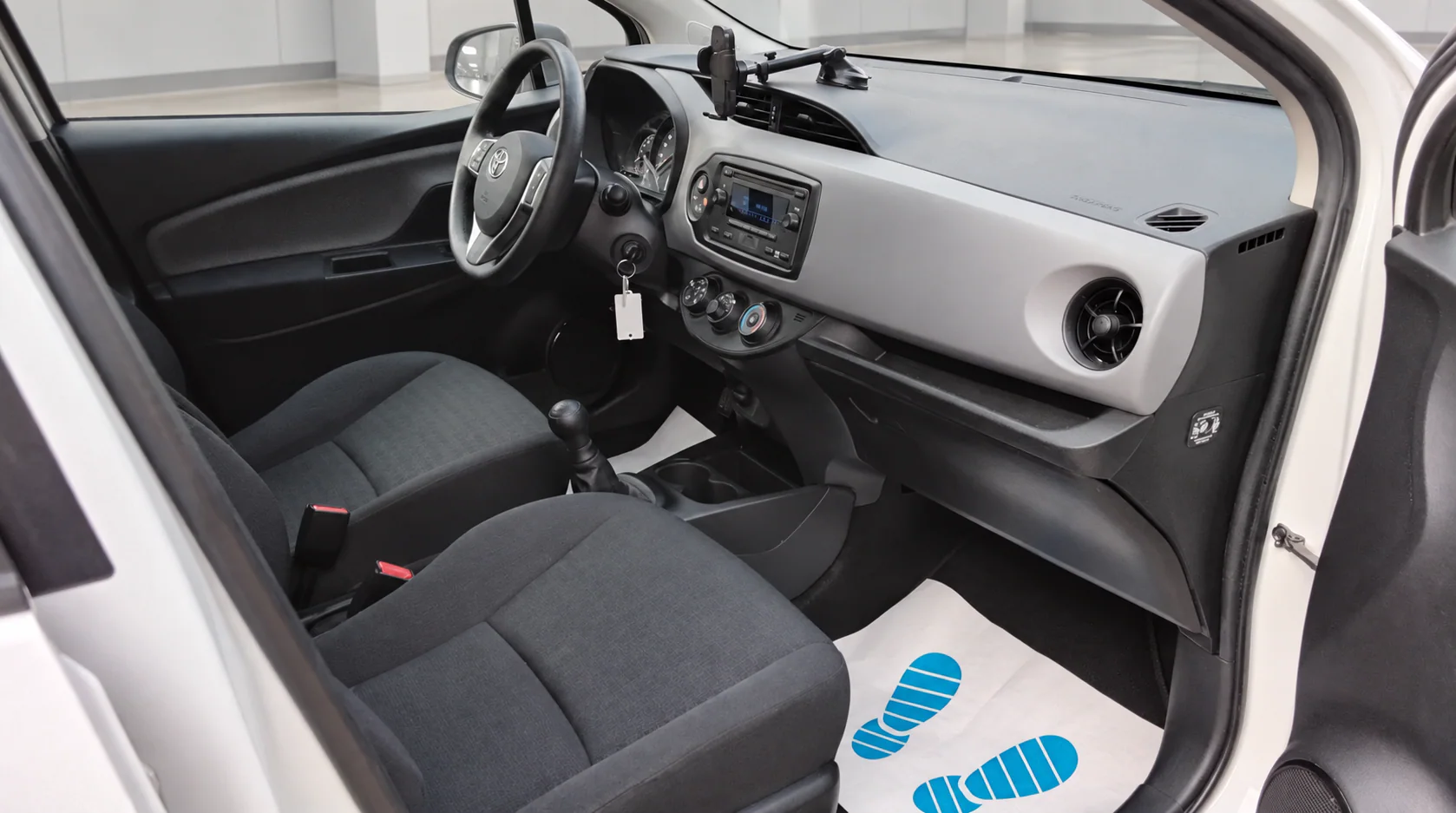 Toyota Yaris Basis — Foto 13