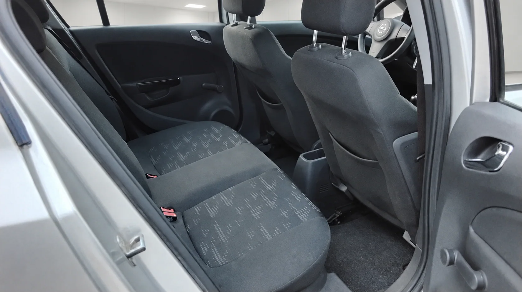 Opel Corsa D Edition — Foto 10