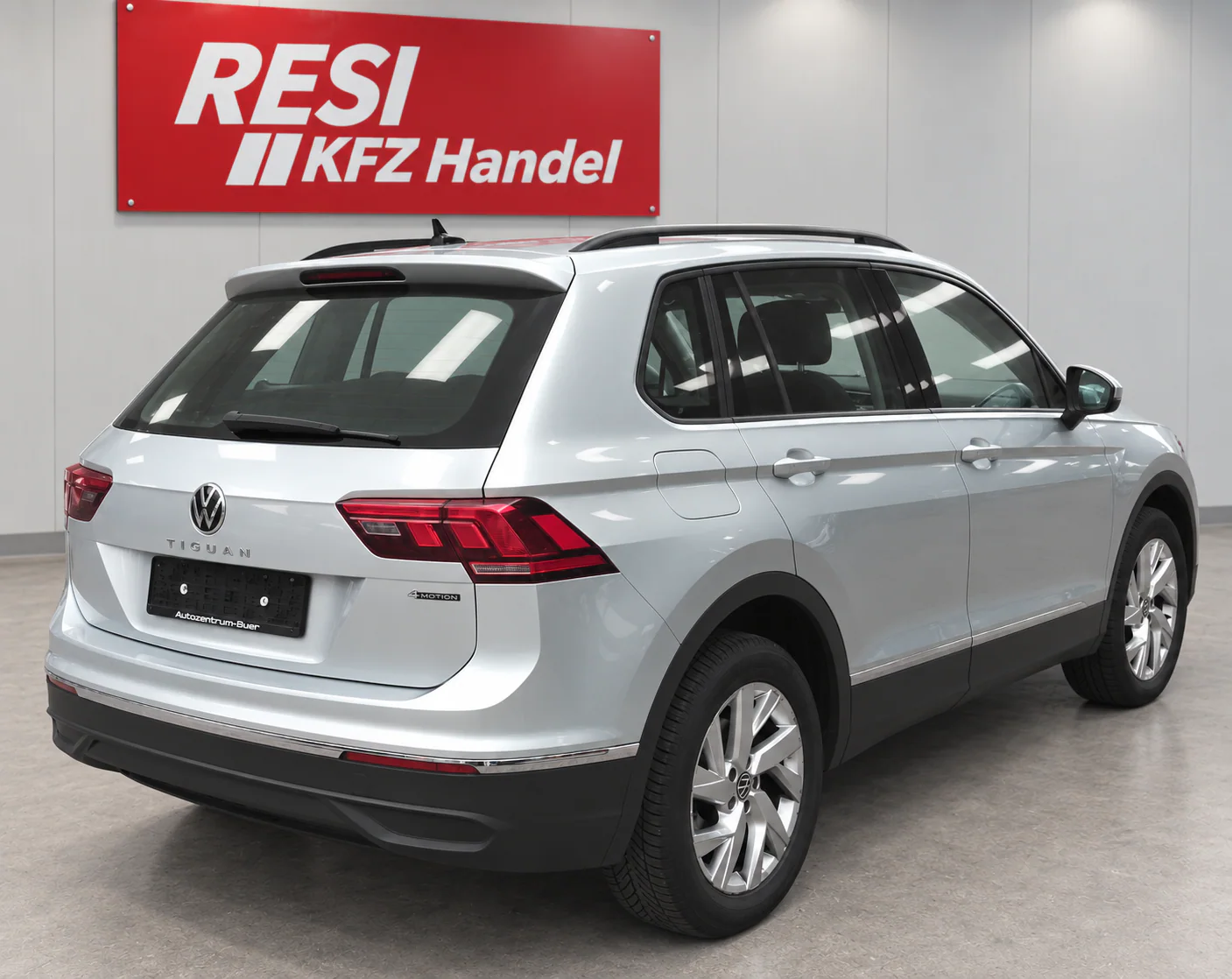 Volkswagen Tiguan Life 4Motion — Foto 6