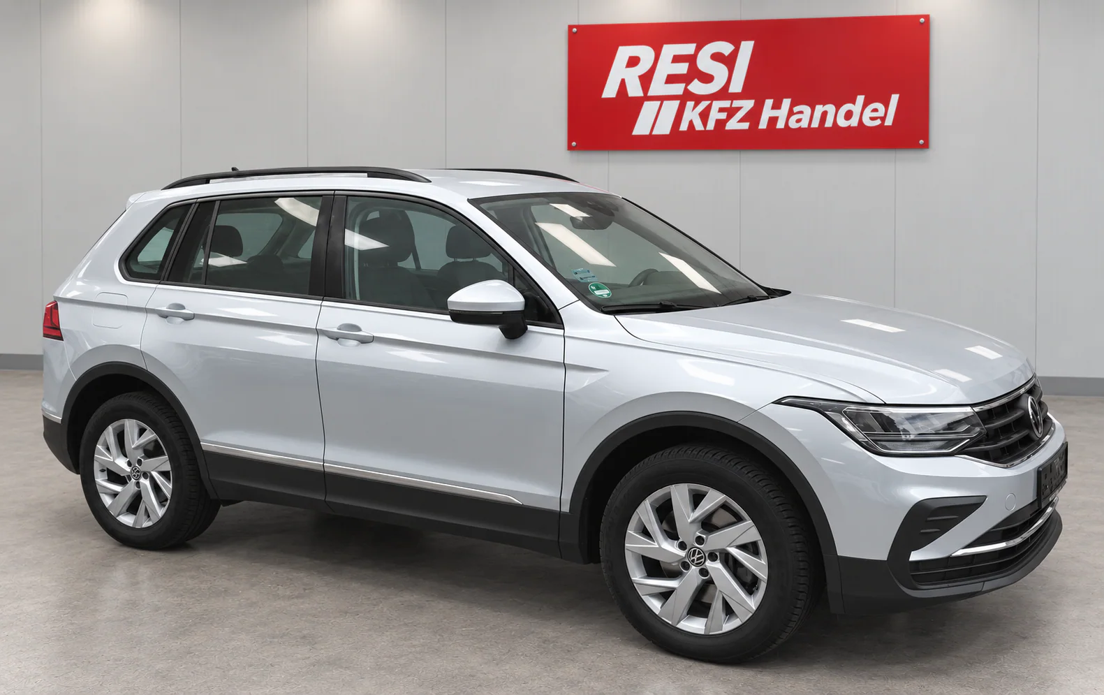 Volkswagen Tiguan Life 4Motion — Foto 4