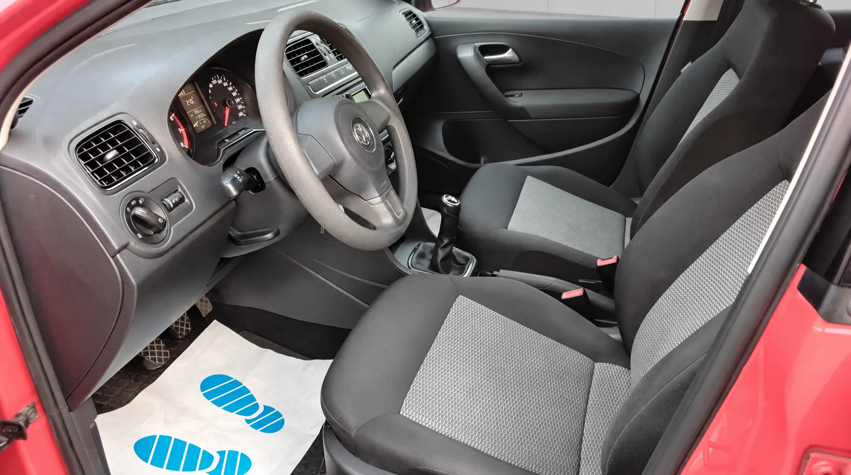 Volkswagen Polo V Trendline — Foto 11