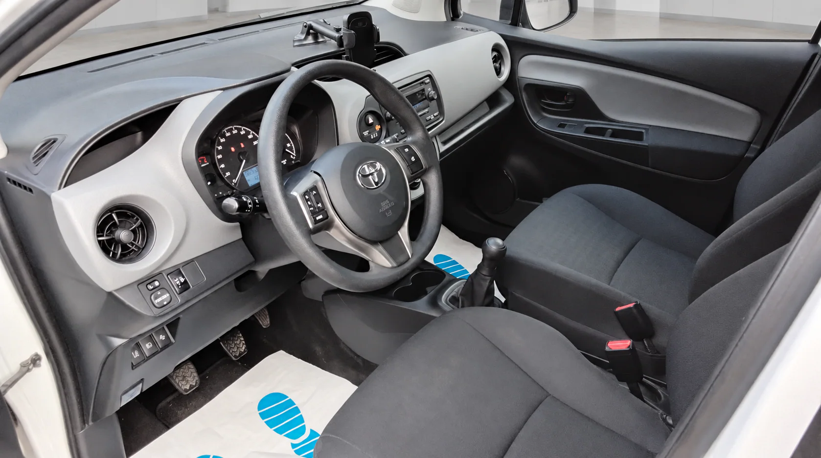 Toyota Yaris Basis — Foto 11